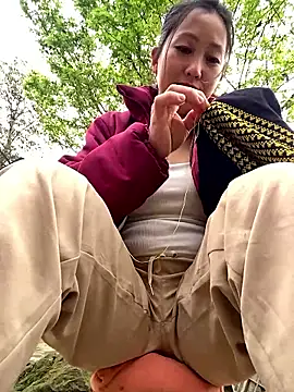 Huong-Ly online show from February 24, 2026, 1:47 am