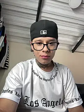 jordan 422 online show from April 3, 2026, 3:32 pm