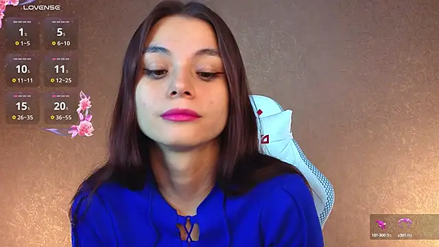 Leila Hefner online show from September 26, 2025, 2:48 am