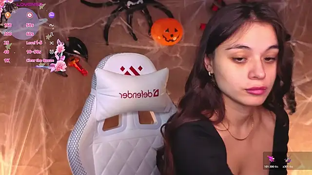 Leila Hefner online show from October 21, 2025, 2:45 am