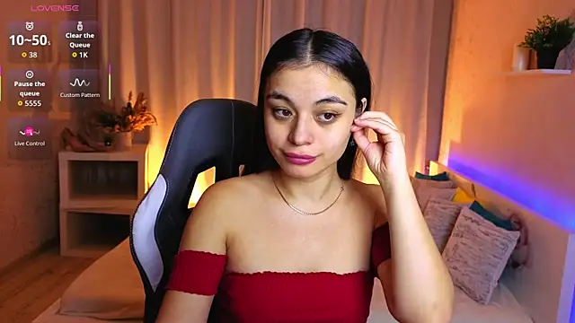 Leila Hefner online show from December 2, 2025, 2:50 am