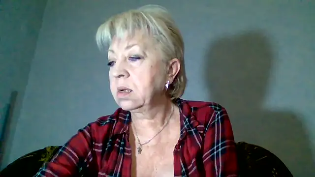 DianaQDream online show from April 6, 2026, 2:53 am