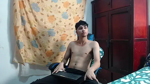 Snapshot of alice_julls chatting on June 2, 2026, 7:16 pm alice julls online show from June 2, 2026, 7:16 pm