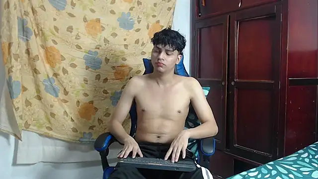 Snapshot of alice_julls chatting on June 25, 2026, 6:12 pm alice julls online show from June 25, 2026, 6:12 pm