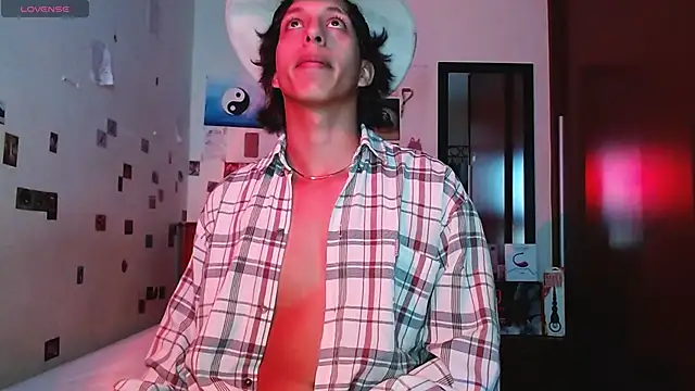 DannyPhantom555 online show from December 1, 2025, 7:41 pm