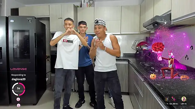 Playhardsex  online show from October 23, 2025, 11:03 pm