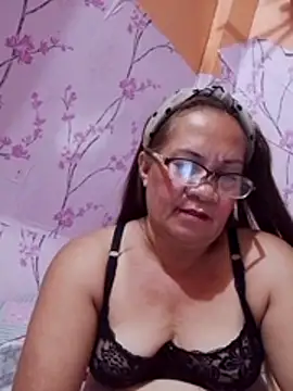 vickyhot1966 online show from April 19, 2026, 1:10 pm