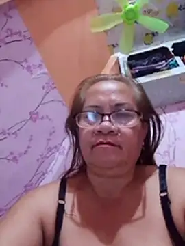 vickyhot1966 online show from April 19, 2026, 9:39 pm