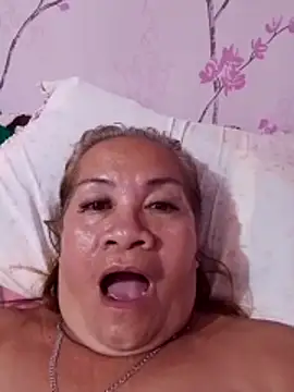 vickyhot1966 online show from April 23, 2026, 12:29 pm