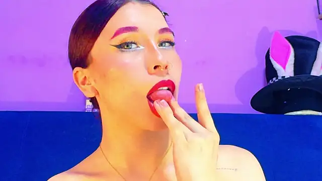 CristalRose online show from April 21, 2026, 5:17 pm