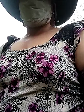 Love-Mama33 online show from March 12, 2026, 1:12 am