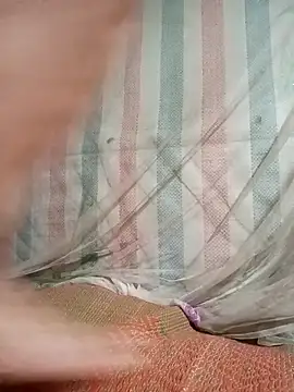 Love-Mama33 online show from April 20, 2026, 10:33 pm