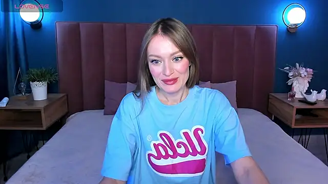 EvelynPoole online show from November 23, 2025, 1:27 am