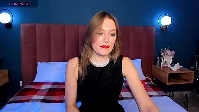 EvelynPoole online show from December 4, 2025, 1:48 am