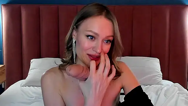 EvelynPoole online show from April 11, 2026, 8:40 am