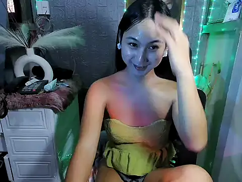Nathalie Smith19 online show from May 30, 2026, 9:17 am