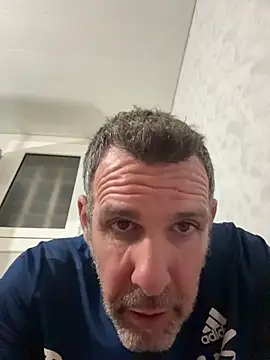 gigolobcn online show from April 20, 2026, 2:36 am