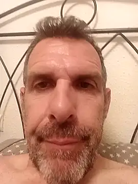 gigolobcn online show from April 22, 2026, 3:20 am