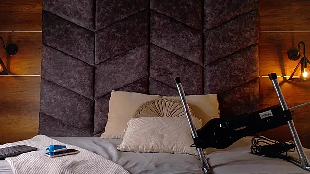 Nickifox   online show from January 9, 2026, 7:37 pm