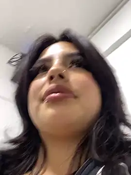 Lili milk20 online show from April 21, 2026, 1:42 am