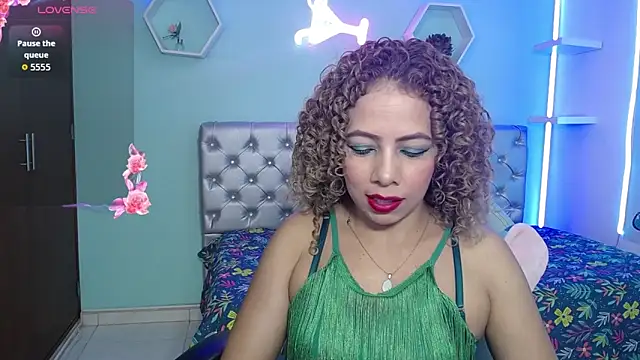 thalia mills19 online show from October 11, 2025, 8:51 pm