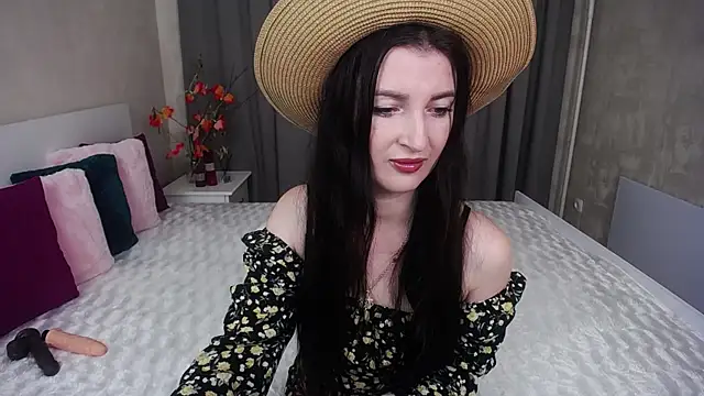 EvelinCuper online show from November 14, 2025, 6:12 am