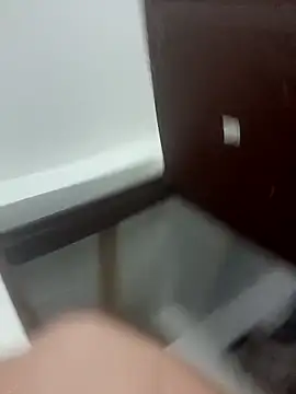 tany90 online show from April 17, 2026, 1:47 pm