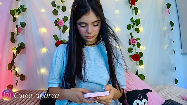 cutee andrea online show from October 24, 2025, 1:57 am