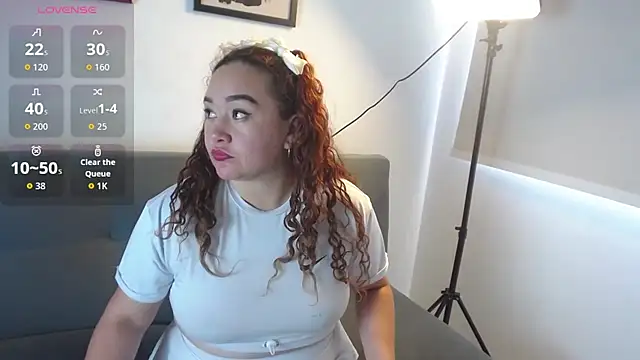 Snapshot of Paris_boobsbbw chatting on October 14, 2025, 9:26 pm Paris boobsbbw online show from October 14, 2025, 9:26 pm