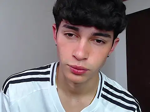 john vichenso online show from September 25, 2025, 9:07 pm