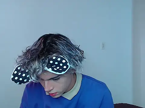 john vichenso online show from November 25, 2025, 10:10 pm