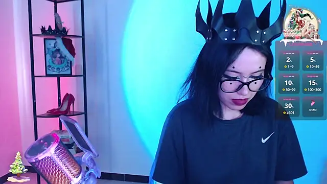 girldom online show from December 17, 2025, 8:59 pm