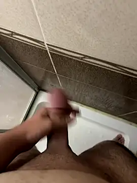 Erenn9972 online show from September 9, 2025, 2:05 pm