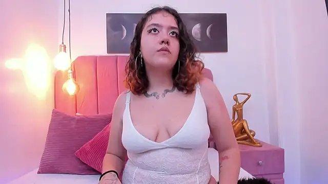 Niaa Stark online show from April 17, 2026, 3:31 am