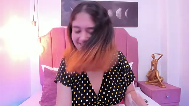Niaa Stark online show from May 6, 2026, 3:46 am