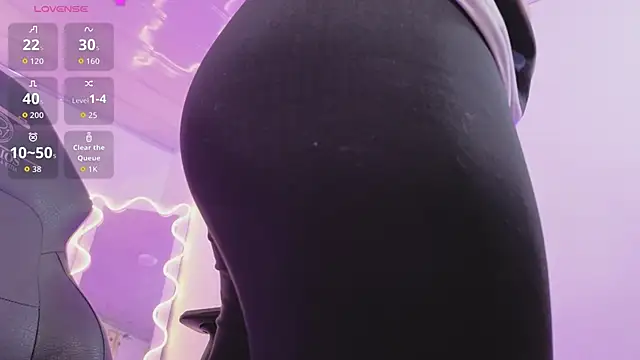 ZURY TAY online show from April 20, 2026, 11:57 am