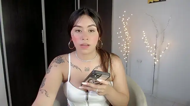 Darlyn big online show from November 19, 2025, 9:15 pm