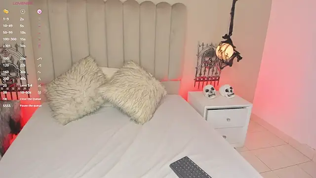 Snapshot of Dani_rosse_ chatting on October 23, 2025, 12:37 pm Dani rosse online show from October 23, 2025, 12:37 pm