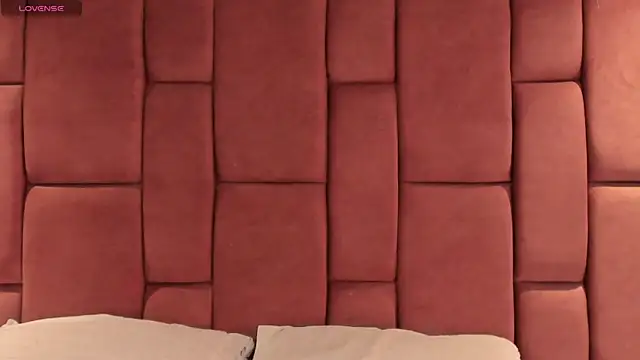 AlannaJonnes online show from September 14, 2025, 6:51 pm