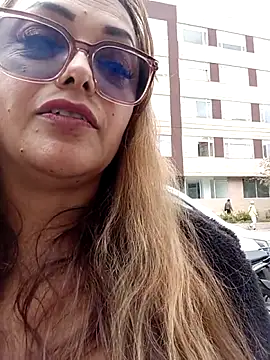 Lady 16 online show from February 14, 2026, 6:37 pm