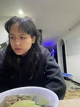 Eymmy 24 online show from March 16, 2026, 4:51 am