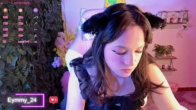 Snapshot of Eymmy_24 chatting on June 7, 2026, 1:43 am Eymmy 24 online show from June 7, 2026, 1:43 am