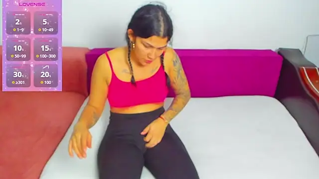 Snapshot of MiaKiittyy chatting on October 8, 2025, 4:37 pm MiaKiittyy online show from October 8, 2025, 4:37 pm