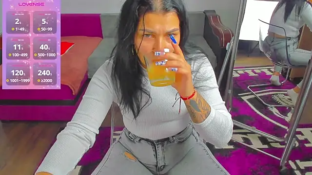 Snapshot of MiaKiittyy chatting on October 23, 2025, 4:39 pm MiaKiittyy online show from October 23, 2025, 4:39 pm