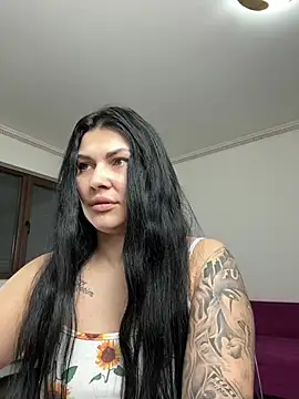 MiaKiittyy online show from January 14, 2026, 5:40 pm