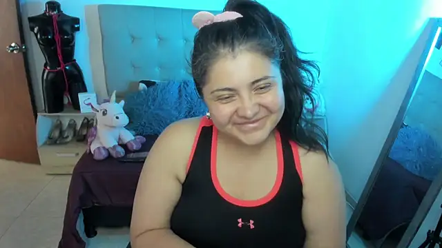 TifanyAmazinng online show from December 16, 2025, 12:21 pm