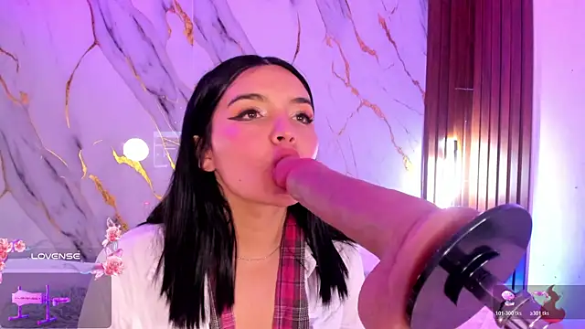 alicecute77 online show from April 22, 2026, 2:25 am