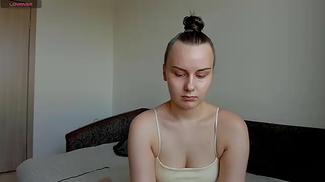 Snapshot of Kelly_Cartier chatting on June 18, 2026, 2:10 pm Kelly Cartier online show from June 18, 2026, 2:10 pm
