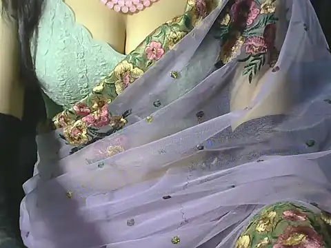 sheetal-sheetal95 online show from June 2, 2026, 5:04 pm
