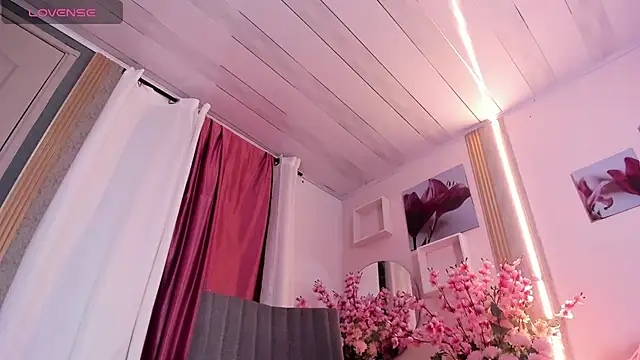 Snapshot of Jenie_fire_ chatting on October 6, 2025, 7:55 pm Jenie fire online show from October 6, 2025, 7:55 pm